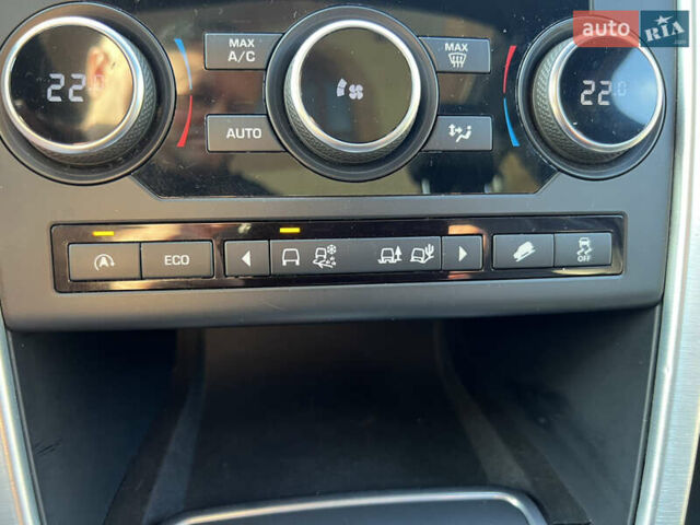 Серый Ленд Ровер Discovery Sport, объемом двигателя 2 л и пробегом 84 тыс. км за 22300 $, фото 43 на Automoto.ua