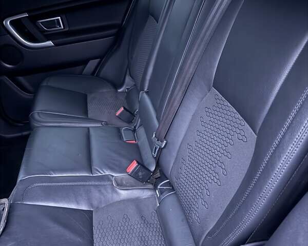 Серый Ленд Ровер Discovery Sport, объемом двигателя 2 л и пробегом 180 тыс. км за 15999 $, фото 7 на Automoto.ua