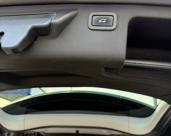 Сірий Ленд Ровер Discovery Sport, об'ємом двигуна 2 л та пробігом 180 тис. км за 17000 $, фото 9 на Automoto.ua