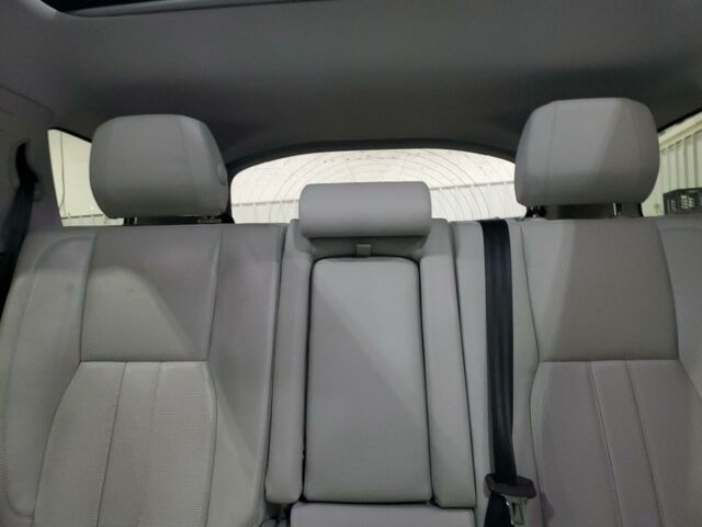 Серый Ленд Ровер Discovery Sport, объемом двигателя 2 л и пробегом 121 тыс. км за 12950 $, фото 9 на Automoto.ua