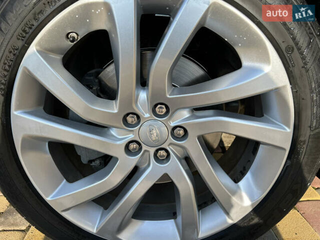 Серый Ленд Ровер Discovery Sport, объемом двигателя 2 л и пробегом 84 тыс. км за 22300 $, фото 19 на Automoto.ua