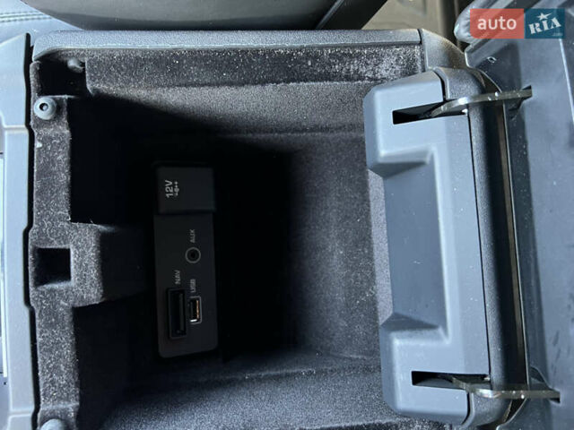 Серый Ленд Ровер Discovery Sport, объемом двигателя 2 л и пробегом 84 тыс. км за 20500 $, фото 41 на Automoto.ua