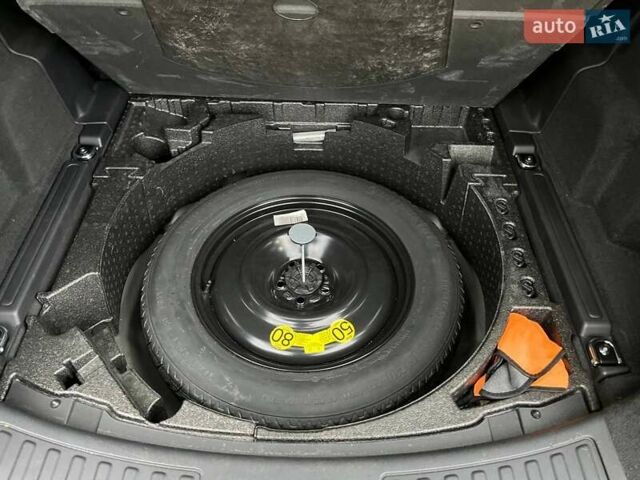 Серый Ленд Ровер Discovery Sport, объемом двигателя 2 л и пробегом 146 тыс. км за 16100 $, фото 44 на Automoto.ua