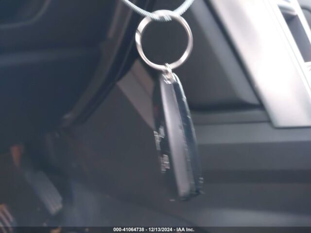 Серый Ленд Ровер Discovery Sport, объемом двигателя 2 л и пробегом 143 тыс. км за 11900 $, фото 9 на Automoto.ua