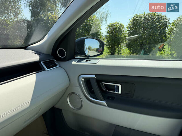 Серый Ленд Ровер Discovery Sport, объемом двигателя 2 л и пробегом 147 тыс. км за 23500 $, фото 15 на Automoto.ua