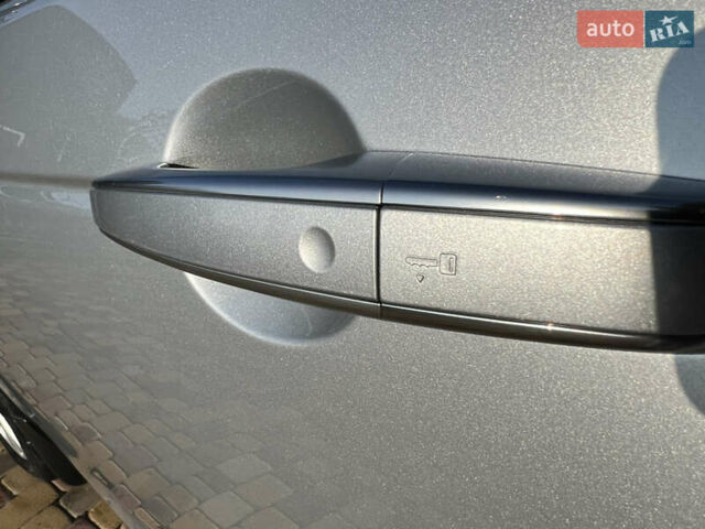 Серый Ленд Ровер Discovery Sport, объемом двигателя 2 л и пробегом 84 тыс. км за 20500 $, фото 20 на Automoto.ua