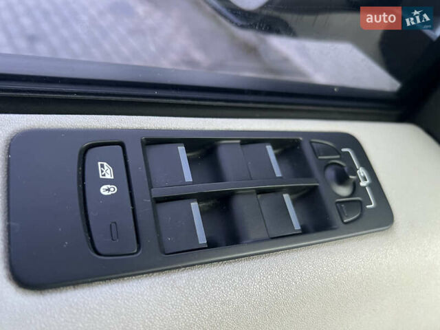 Сірий Ленд Ровер Discovery Sport, об'ємом двигуна 2 л та пробігом 145 тис. км за 17500 $, фото 27 на Automoto.ua