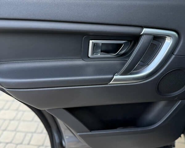 Сірий Ленд Ровер Discovery Sport, об'ємом двигуна 2 л та пробігом 180 тис. км за 17000 $, фото 3 на Automoto.ua