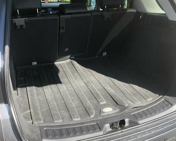Серый Ленд Ровер Discovery Sport, объемом двигателя 2 л и пробегом 100 тыс. км за 19300 $, фото 12 на Automoto.ua