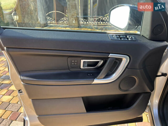 Серый Ленд Ровер Discovery Sport, объемом двигателя 2 л и пробегом 84 тыс. км за 22300 $, фото 22 на Automoto.ua