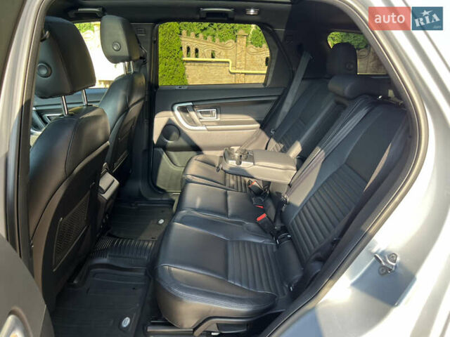 Серый Ленд Ровер Discovery Sport, объемом двигателя 2 л и пробегом 84 тыс. км за 22300 $, фото 45 на Automoto.ua