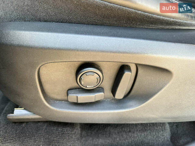 Серый Ленд Ровер Discovery Sport, объемом двигателя 2 л и пробегом 84 тыс. км за 22300 $, фото 26 на Automoto.ua