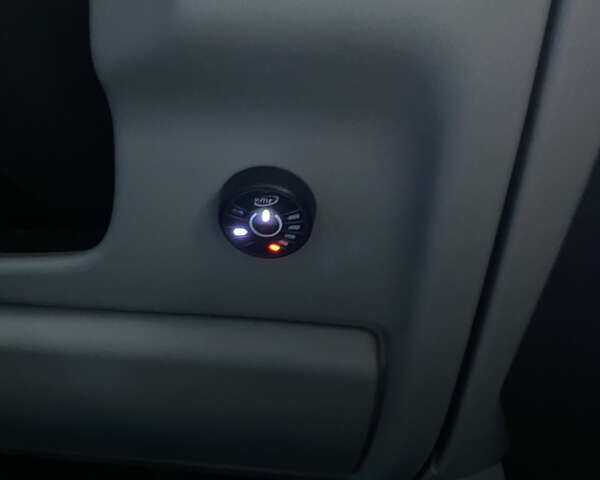 Серый Ленд Ровер Discovery Sport, объемом двигателя 2 л и пробегом 96 тыс. км за 19000 $, фото 24 на Automoto.ua