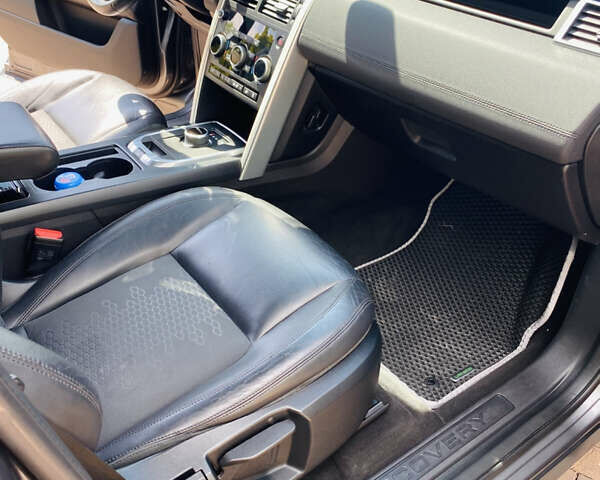 Серый Ленд Ровер Discovery Sport, объемом двигателя 2 л и пробегом 228 тыс. км за 20300 $, фото 11 на Automoto.ua