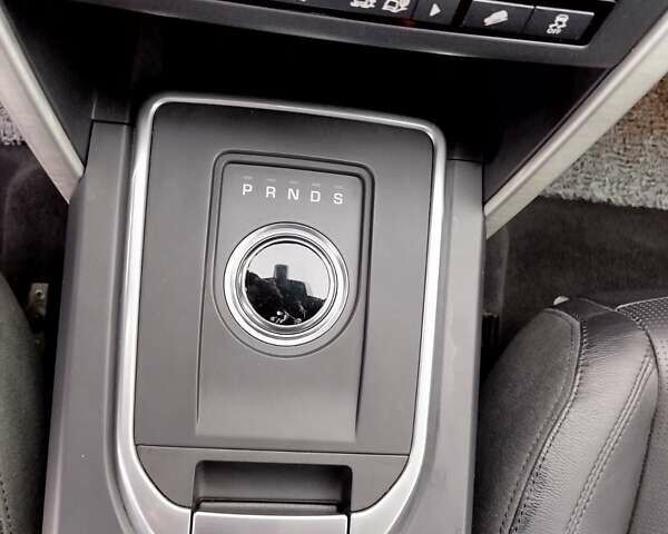 Серый Ленд Ровер Discovery Sport, объемом двигателя 2 л и пробегом 153 тыс. км за 19900 $, фото 33 на Automoto.ua