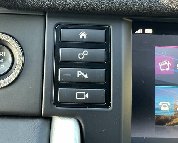 Серый Ленд Ровер Discovery Sport, объемом двигателя 2 л и пробегом 84 тыс. км за 20500 $, фото 35 на Automoto.ua