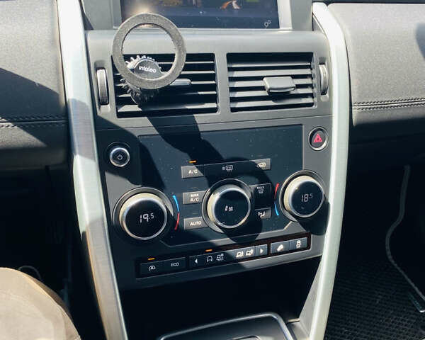 Серый Ленд Ровер Discovery Sport, объемом двигателя 2 л и пробегом 228 тыс. км за 20300 $, фото 16 на Automoto.ua