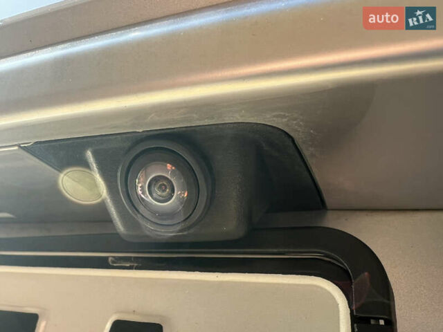 Серый Ленд Ровер Discovery Sport, объемом двигателя 2 л и пробегом 84 тыс. км за 20500 $, фото 52 на Automoto.ua