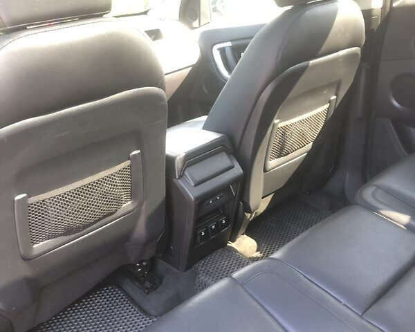 Серый Ленд Ровер Discovery Sport, объемом двигателя 2 л и пробегом 100 тыс. км за 19300 $, фото 10 на Automoto.ua