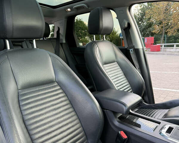 Сірий Ленд Ровер Discovery Sport, об'ємом двигуна 2 л та пробігом 180 тис. км за 17000 $, фото 2 на Automoto.ua