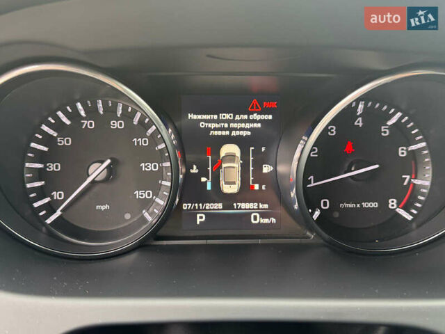Сірий Ленд Ровер Discovery Sport, об'ємом двигуна 2 л та пробігом 178 тис. км за 16200 $, фото 10 на Automoto.ua