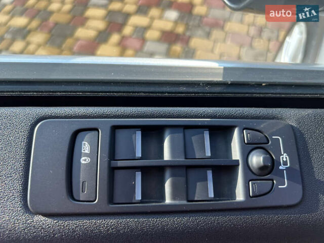 Серый Ленд Ровер Discovery Sport, объемом двигателя 2 л и пробегом 84 тыс. км за 22300 $, фото 23 на Automoto.ua
