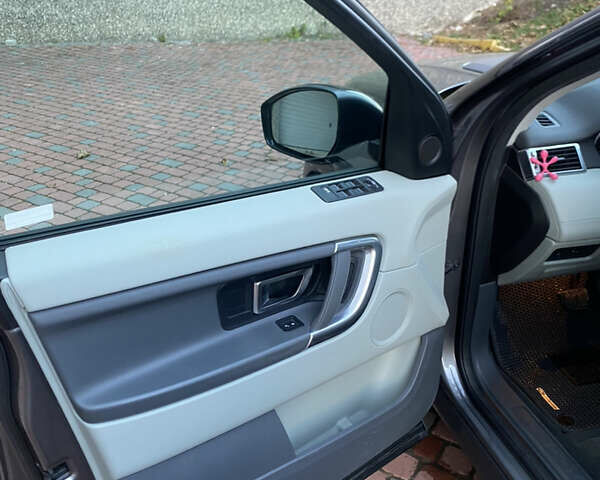 Серый Ленд Ровер Discovery Sport, объемом двигателя 2 л и пробегом 96 тыс. км за 19000 $, фото 11 на Automoto.ua