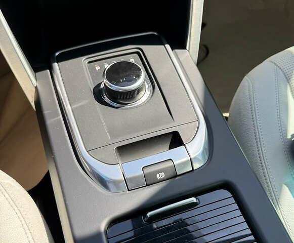 Серый Ленд Ровер Discovery Sport, объемом двигателя 2 л и пробегом 147 тыс. км за 23500 $, фото 16 на Automoto.ua