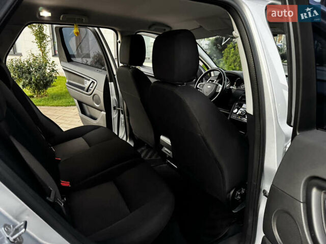 Серый Ленд Ровер Discovery Sport, объемом двигателя 2 л и пробегом 96 тыс. км за 19900 $, фото 16 на Automoto.ua