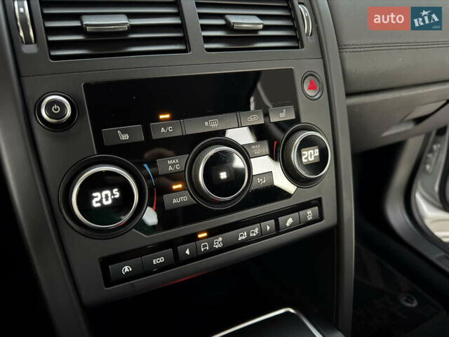 Серый Ленд Ровер Discovery Sport, объемом двигателя 2 л и пробегом 96 тыс. км за 19900 $, фото 27 на Automoto.ua