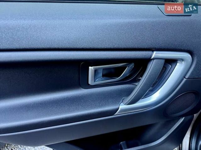 Ленд Ровер Discovery Sport 2017 в Хмельницком на Automoto.ua Серый Ленд Ровер Discovery Sport, объемом двигателя 2 л и пробегом 177 тыс. км за 19900 $, фото 15 на Automoto.ua