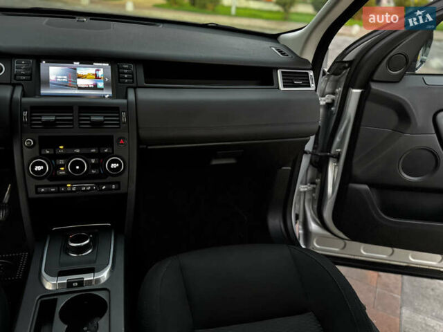 Серый Ленд Ровер Discovery Sport, объемом двигателя 2 л и пробегом 96 тыс. км за 19900 $, фото 21 на Automoto.ua