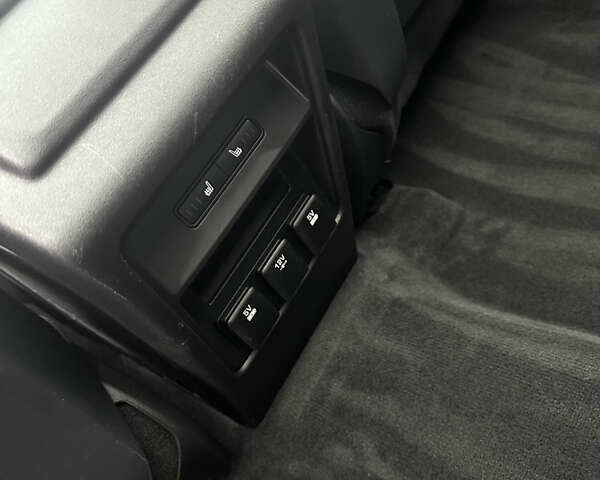 Сірий Ленд Ровер Discovery Sport, об'ємом двигуна 2 л та пробігом 92 тис. км за 17450 $, фото 18 на Automoto.ua