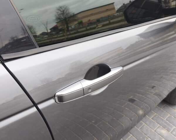 Серый Ленд Ровер Discovery Sport, объемом двигателя 2 л и пробегом 81 тыс. км за 20600 $, фото 6 на Automoto.ua