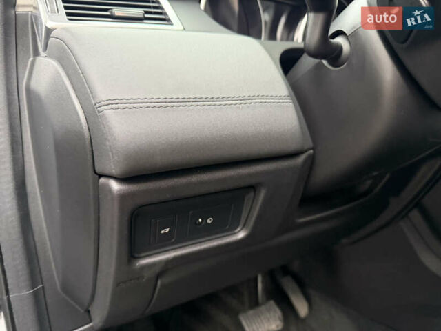 Сірий Ленд Ровер Discovery Sport, об'ємом двигуна 2 л та пробігом 136 тис. км за 19900 $, фото 11 на Automoto.ua