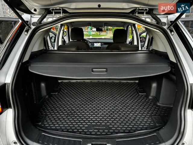 Серый Ленд Ровер Discovery Sport, объемом двигателя 2 л и пробегом 96 тыс. км за 19900 $, фото 14 на Automoto.ua