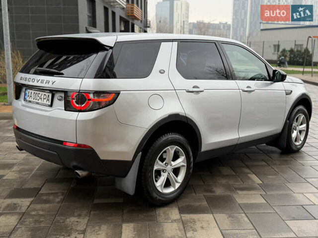 Сірий Ленд Ровер Discovery Sport, об'ємом двигуна 2 л та пробігом 136 тис. км за 19900 $, фото 4 на Automoto.ua