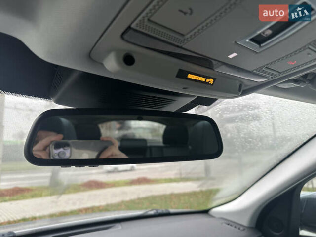 Сірий Ленд Ровер Discovery Sport, об'ємом двигуна 2 л та пробігом 92 тис. км за 17450 $, фото 70 на Automoto.ua