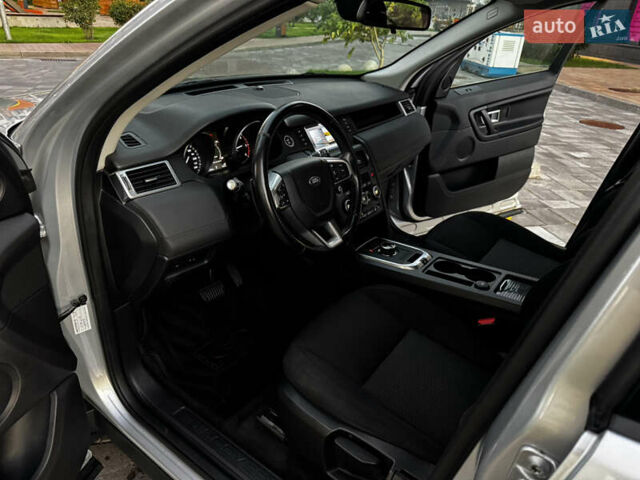 Серый Ленд Ровер Discovery Sport, объемом двигателя 2 л и пробегом 96 тыс. км за 19900 $, фото 10 на Automoto.ua