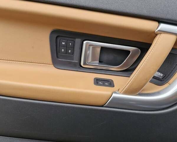 Серый Ленд Ровер Discovery Sport, объемом двигателя 2 л и пробегом 167 тыс. км за 21800 $, фото 23 на Automoto.ua