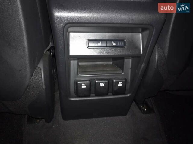 Серый Ленд Ровер Discovery Sport, объемом двигателя 2 л и пробегом 240 тыс. км за 15900 $, фото 12 на Automoto.ua