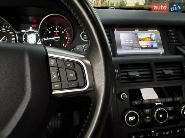 Серый Ленд Ровер Discovery Sport, объемом двигателя 2 л и пробегом 96 тыс. км за 19900 $, фото 24 на Automoto.ua