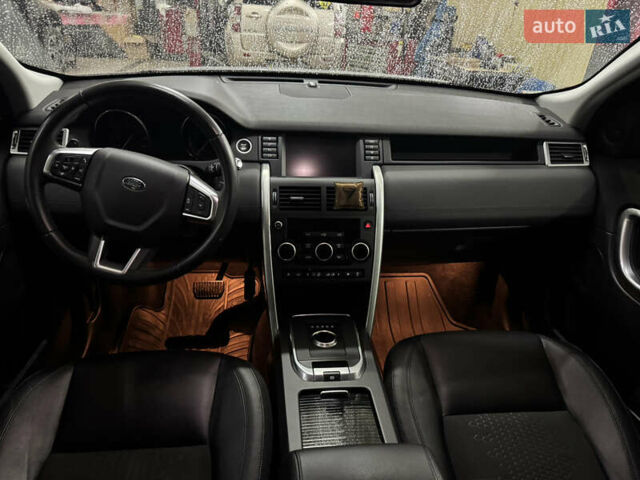 Сірий Ленд Ровер Discovery Sport, об'ємом двигуна 2 л та пробігом 74 тис. км за 19500 $, фото 4 на Automoto.ua
