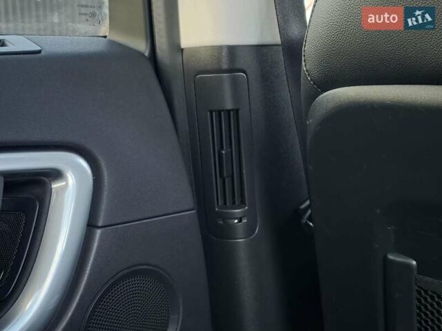 Сірий Ленд Ровер Discovery Sport, об'ємом двигуна 2 л та пробігом 163 тис. км за 19999 $, фото 38 на Automoto.ua