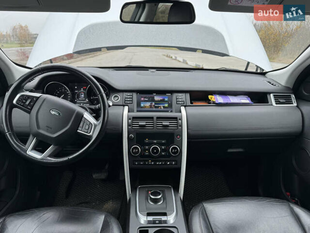 Серый Ленд Ровер Discovery Sport, объемом двигателя 2 л и пробегом 243 тыс. км за 19450 $, фото 19 на Automoto.ua