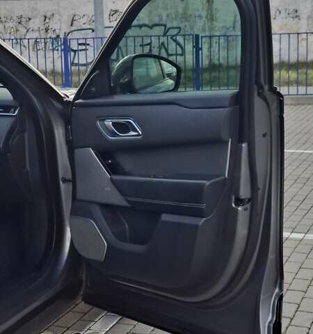 Серый Ленд Ровер Discovery Sport, объемом двигателя 2 л и пробегом 118 тыс. км за 33500 $, фото 19 на Automoto.ua