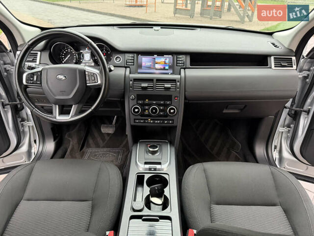 Сірий Ленд Ровер Discovery Sport, об'ємом двигуна 2 л та пробігом 136 тис. км за 19900 $, фото 18 на Automoto.ua
