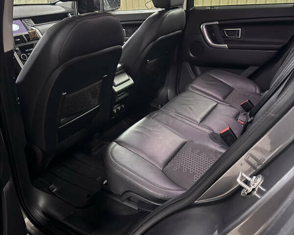Сірий Ленд Ровер Discovery Sport, об'ємом двигуна 2 л та пробігом 74 тис. км за 19500 $, фото 6 на Automoto.ua