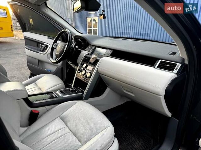 Серый Ленд Ровер Discovery Sport, объемом двигателя 2 л и пробегом 110 тыс. км за 24600 $, фото 24 на Automoto.ua