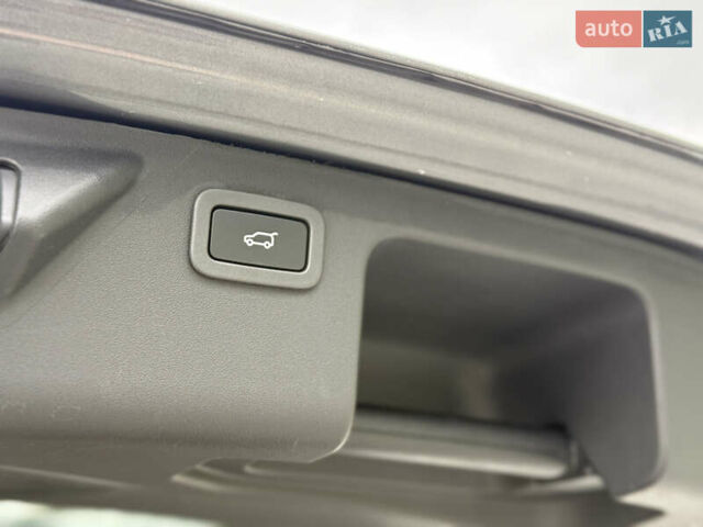 Серый Ленд Ровер Discovery Sport, объемом двигателя 2 л и пробегом 167 тыс. км за 16999 $, фото 3 на Automoto.ua